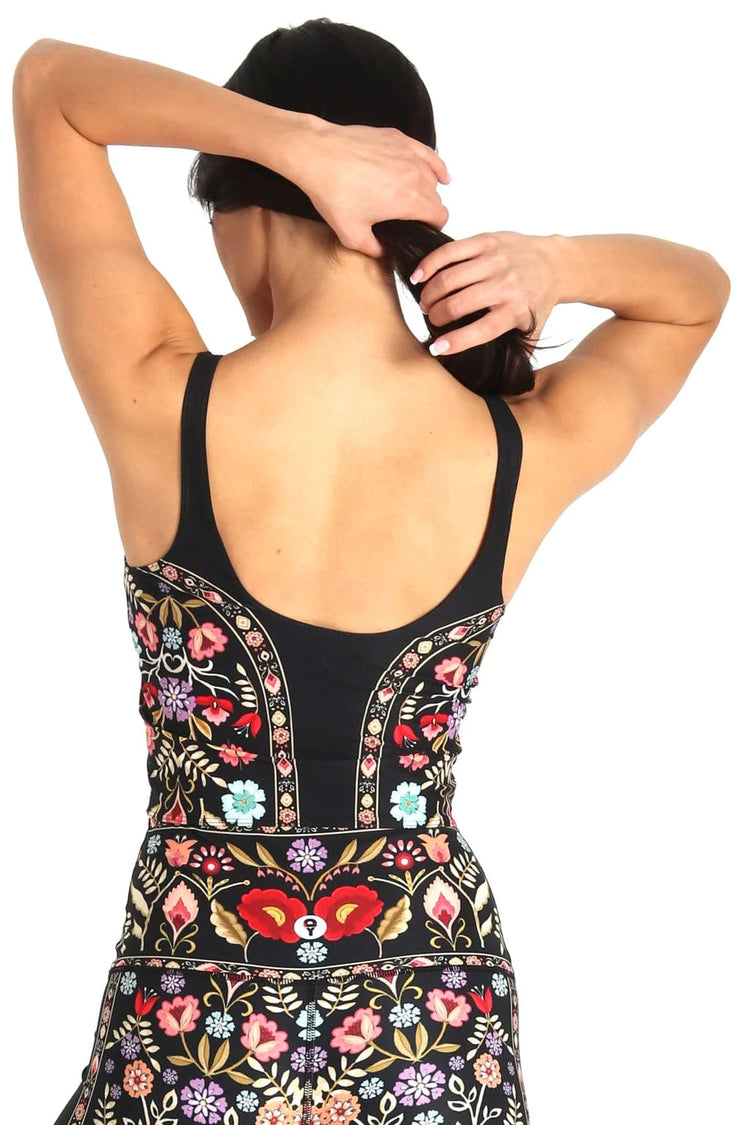 YOGA DEMOCRACY Om Tank in Rustica