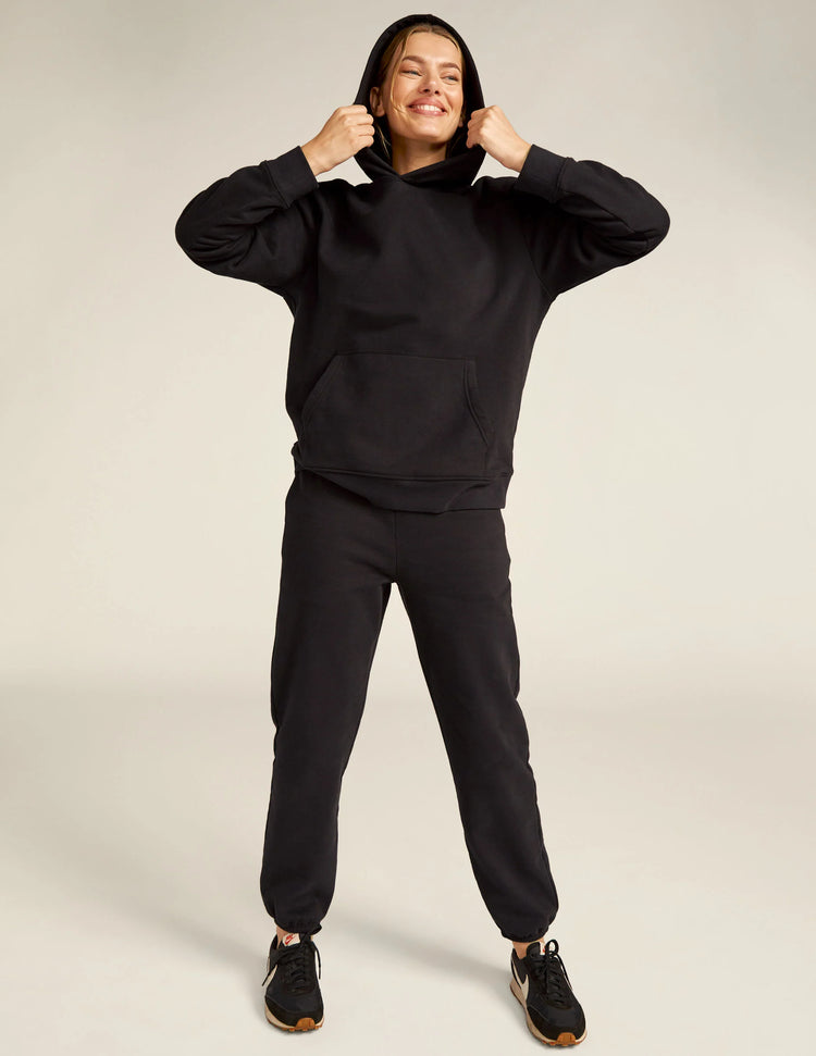 Men Beyond Yoga Black Everybody Hoodie