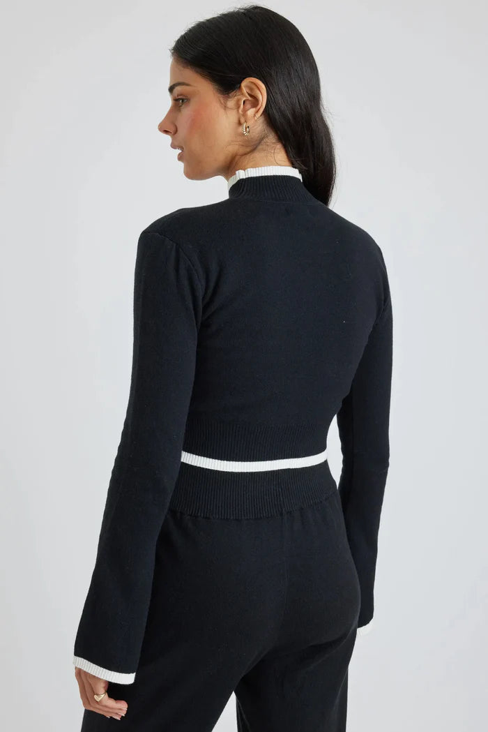 YEAR SKI BELL SLEEVE SWEATER CROP OURS