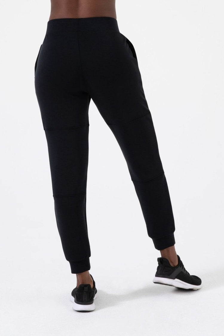 NUX Sleek Jogger